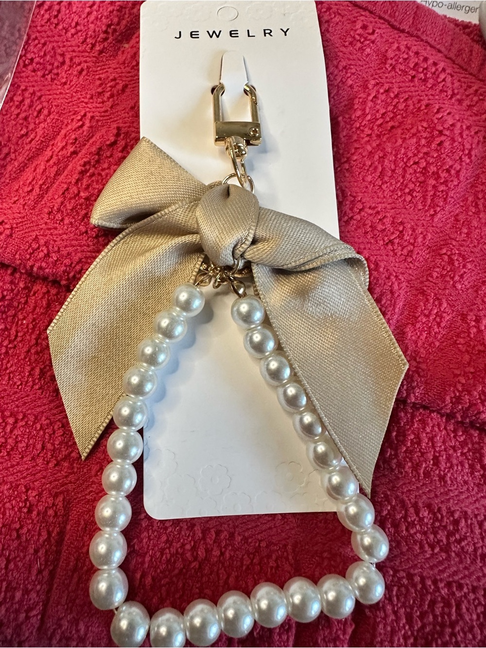 Source Unknown Pearl Bead Keychain with Gold Bow